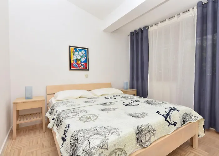 House Santro アパート Baška Voda